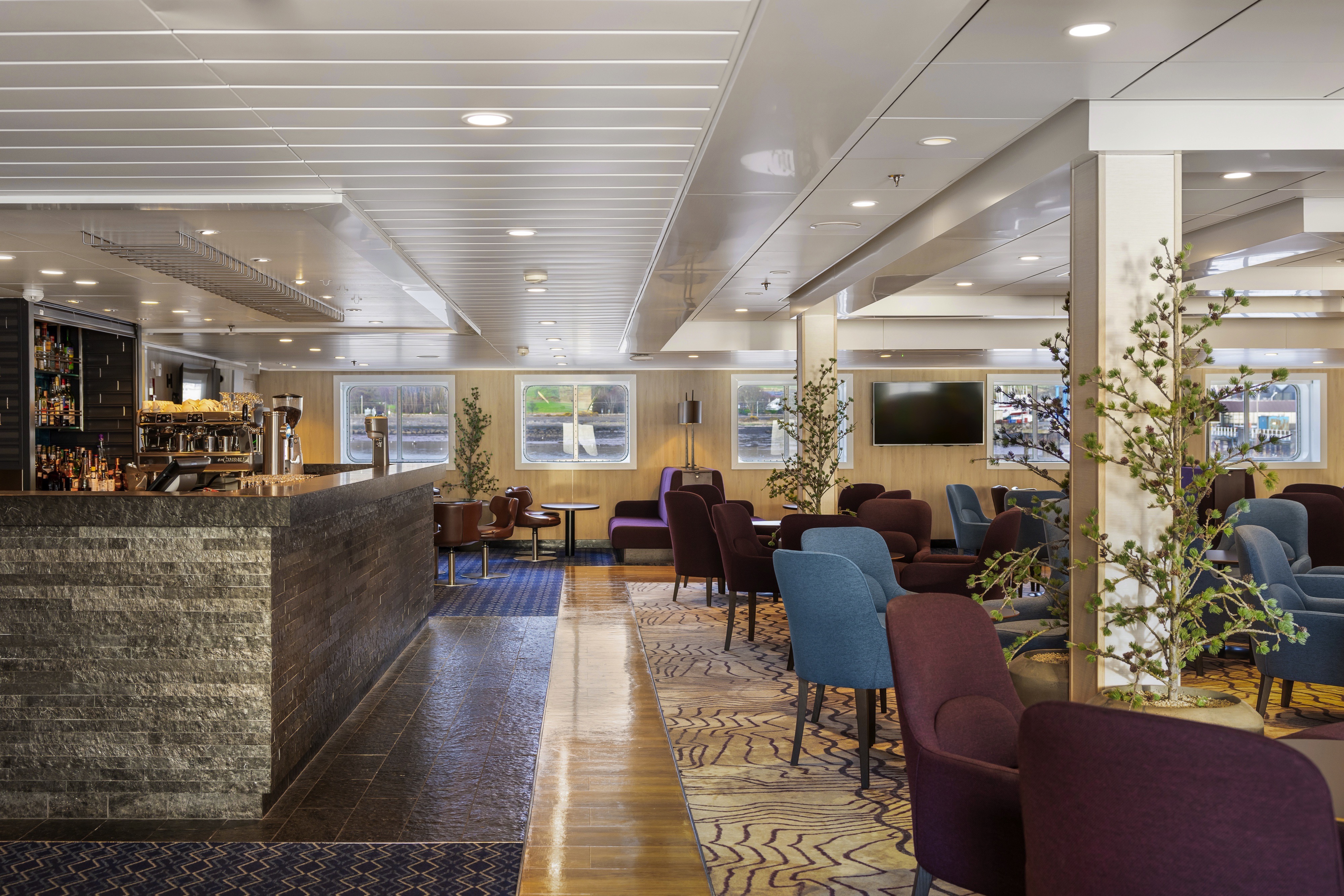 MS Spitsbergen - Explorer Lounge & Bar